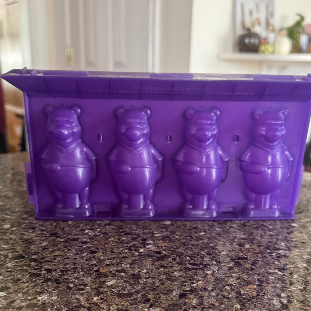 Disney "Winnie-the-Pooh" Purple Food making mold